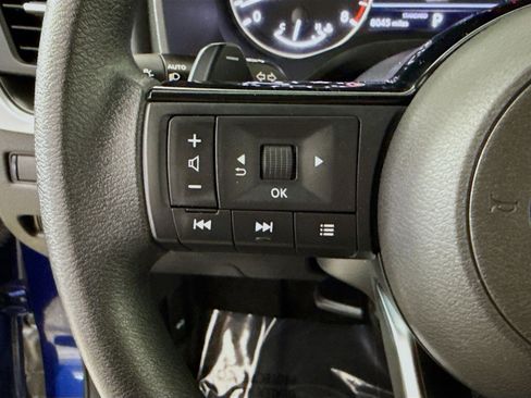 Used 2023 Nissan Rogue SV FWD image 14