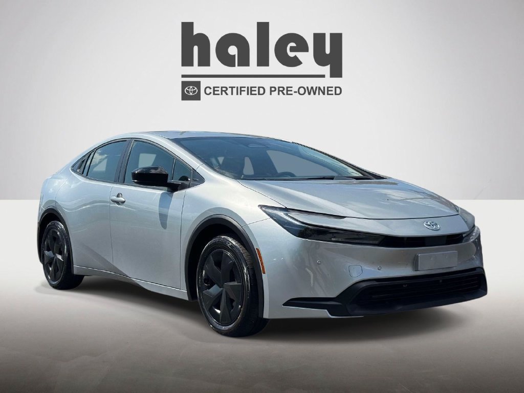 Used 2026 Toyota Prius LE FWD image 1