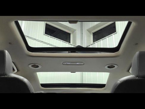 Used 2021 Buick Enclave Essence w/ Sound and Sites Package FWD image 10