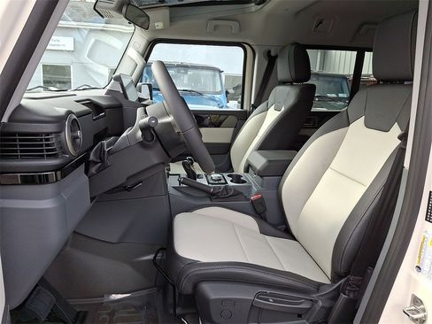 New 2025 INEOS Grenadier Fieldmaster Edition image 5