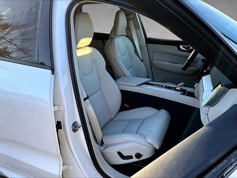New 2026 Volvo XC60 T8 Ultra w/ Protection Package Premier AWD/4WD image 11