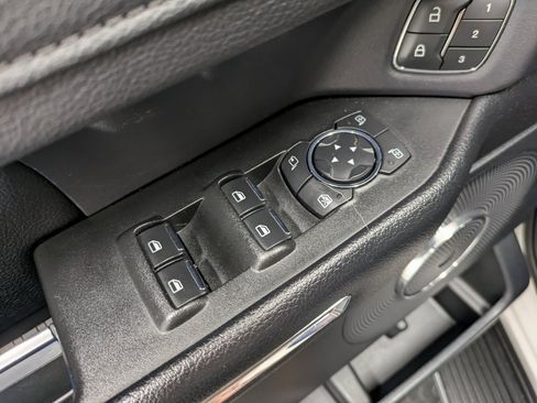 Used 2019 Ford Expedition XLT w/ Equipment Group 202A image 9