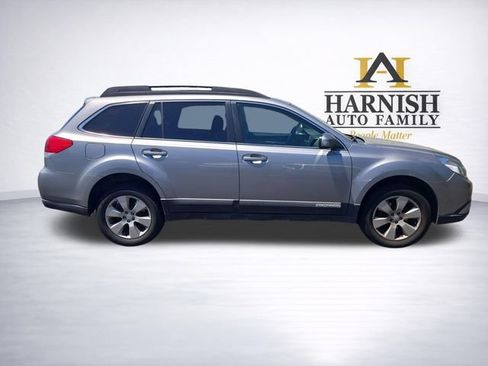 Used 2010 Subaru Outback 2.5i Premium AWD/4WD image 8