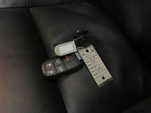 Used 2017 Jeep Grand Cherokee Limited image 37