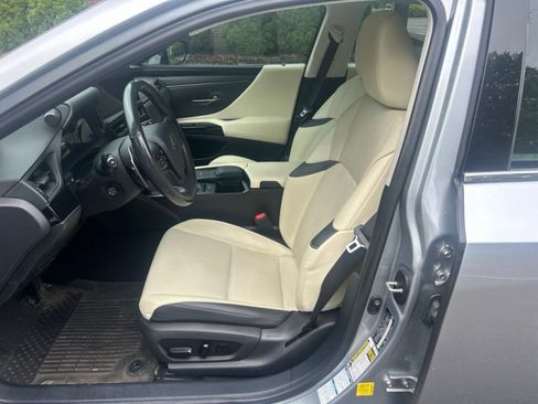 Used 2022 Lexus ES 250 w/ Premium Package AWD/4WD image 7