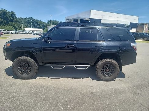 Used 2014 Toyota 4Runner SR5 RWD image 4