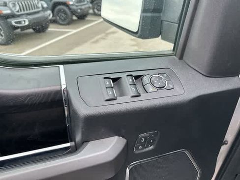 Used 2019 Ford F150 Platinum w/ Equipment Group 701A Luxury image 12