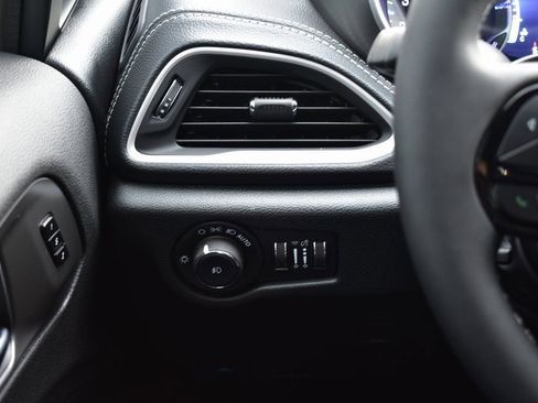 New 2026 Chrysler Pacifica Select w/ S Appearance Package FWD image 35