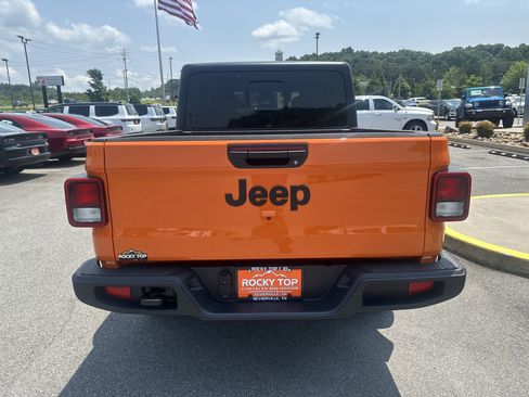 New 2025 Jeep Gladiator Sport image 8