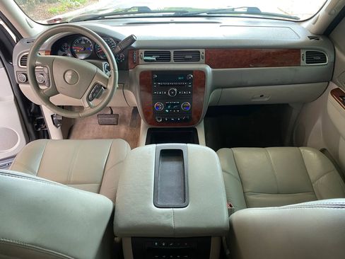 Used 2010 Chevrolet Tahoe LT image 23