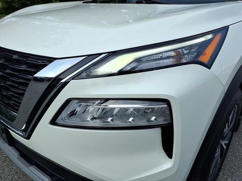 Used 2022 Nissan Rogue SV AWD/4WD image 12