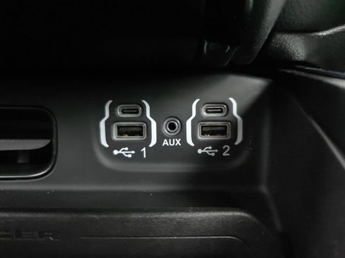 Used 2023 RAM 1500 Laramie AWD/4WD image 34