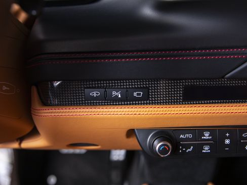 Used 2021 Ferrari F8 Tributo RWD image 37