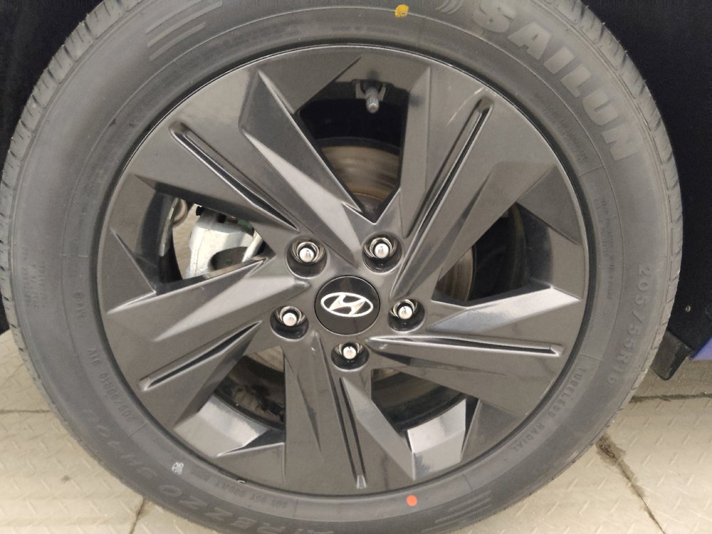 Used 2023 Hyundai Elantra Blue FWD image 31