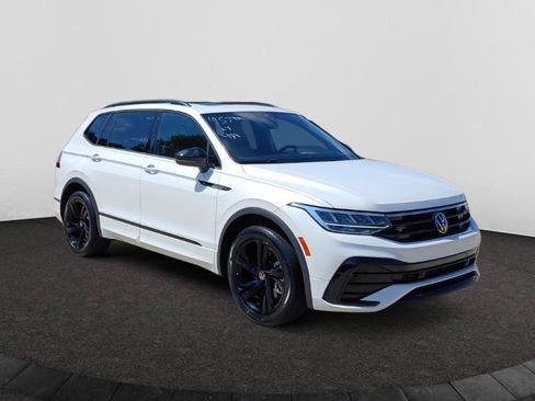 Used 2024 Volkswagen Tiguan SE R-Line w/ MDO Package, Three-Row FWD image 1
