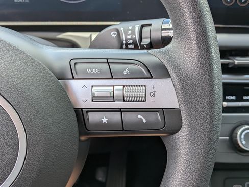 Used 2025 Hyundai Santa Cruz SE FWD image 25