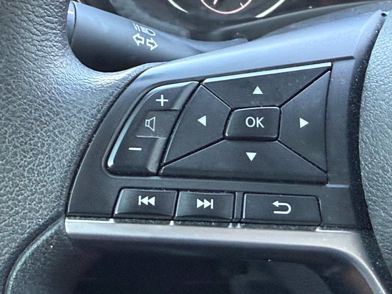 Certified 2024 Nissan Sentra SV FWD image 11
