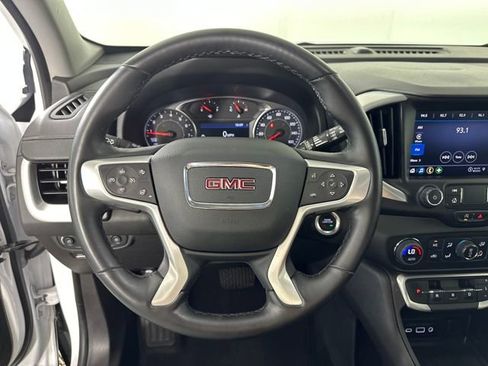 Used 2024 GMC Terrain SLT image 14