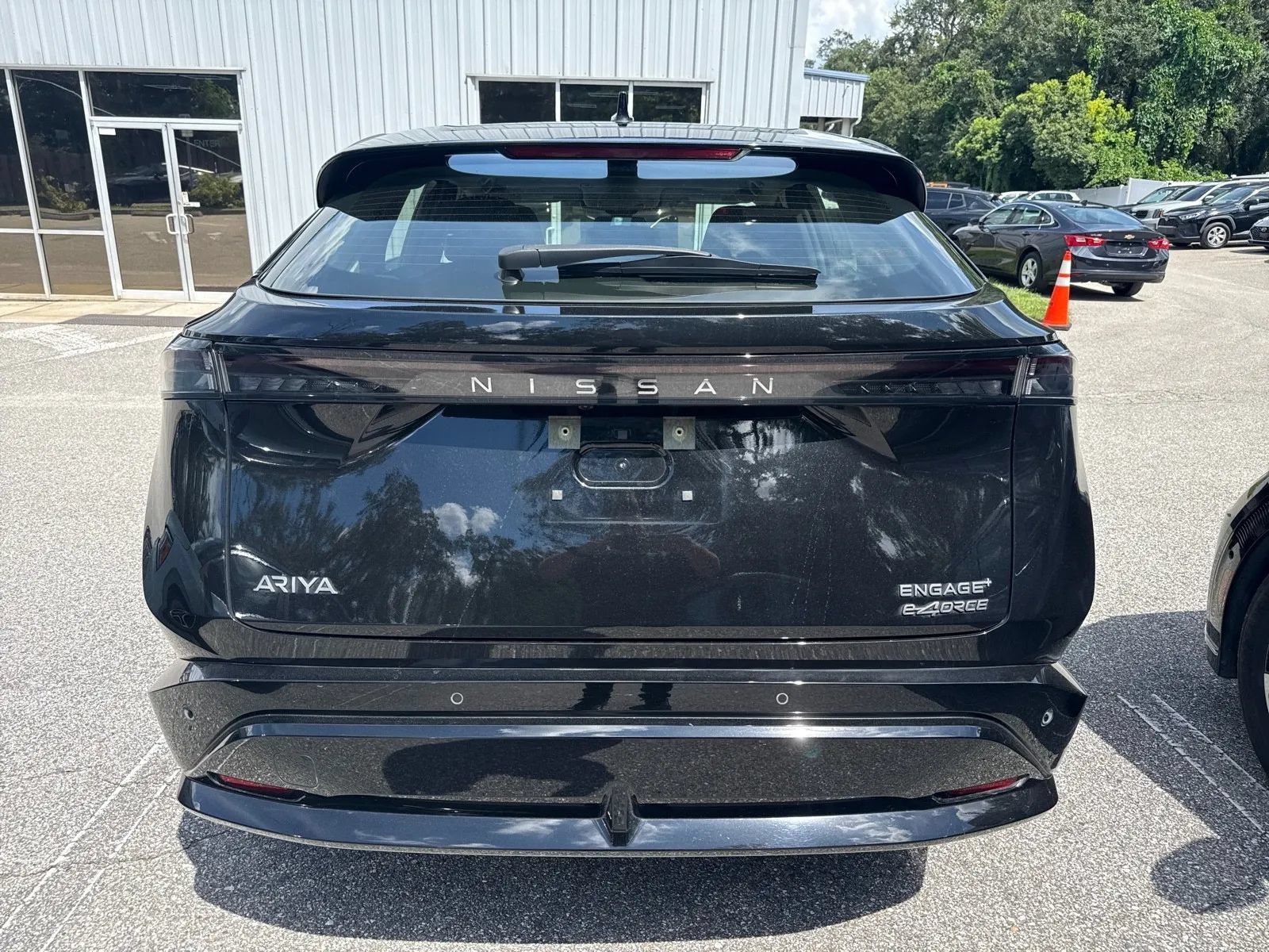Used 2024 Nissan Ariya AWD image 9