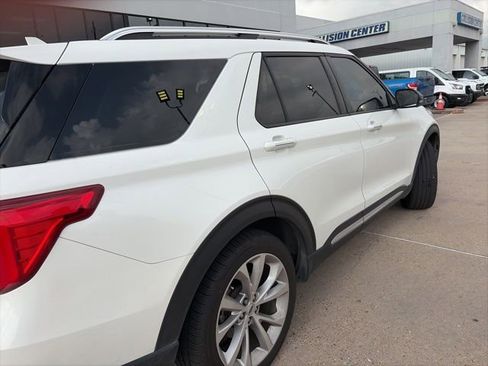 Used 2022 Ford Explorer Platinum w/ Equipment Group 601A RWD image 7
