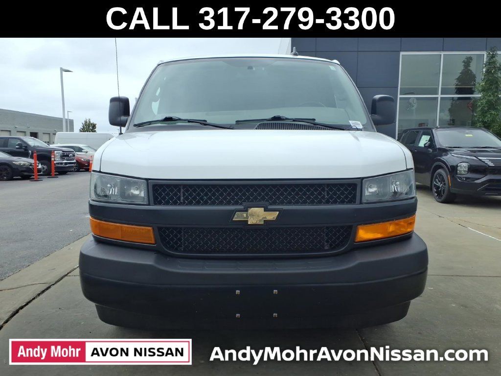 Used 2022 Chevrolet Express 3500 Extended w/ Driver Convenience Package RWD image 3
