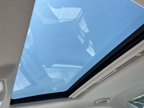 Used 2014 Mercedes-Benz E 350 Sedan image 3