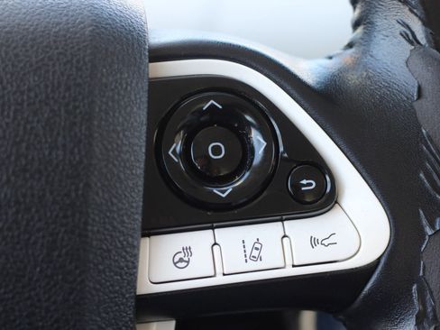 Used 2018 Toyota Prius Prime Advanced FWD image 16
