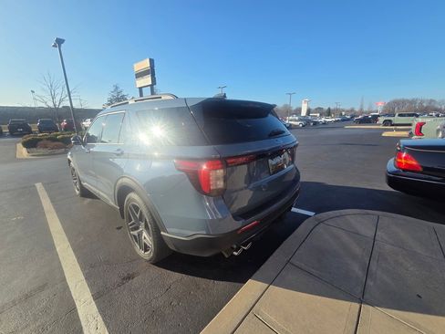 Used 2025 Ford Explorer ST w/ Sun And Sound Package image 6