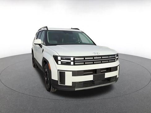 Used 2025 Hyundai Santa Fe SEL image 3