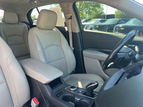 Used 2023 Cadillac XT4 Luxury w/ LPO, Onyx Lite Package AWD/4WD image 25