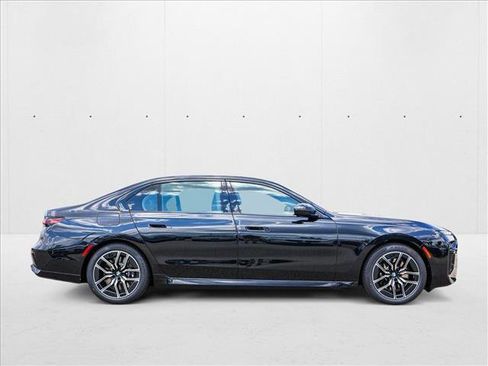 New 2025 BMW 760i xDrive image 4