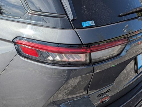 Used 2024 Jeep Grand Cherokee Summit w/ High Altitude Package image 11