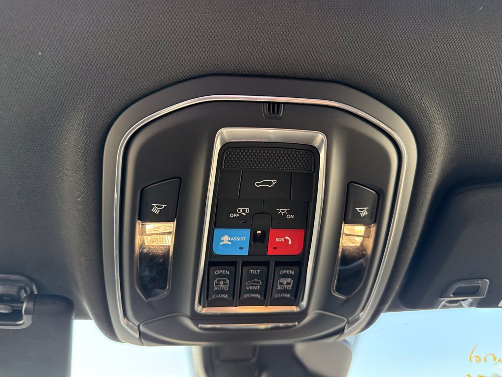 Used 2026 Jeep Grand Cherokee Limited AWD/4WD image 39