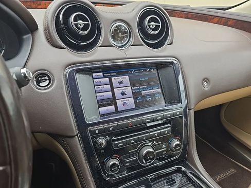 Used 2014 Jaguar XJ L Portfolio AWD/4WD image 13