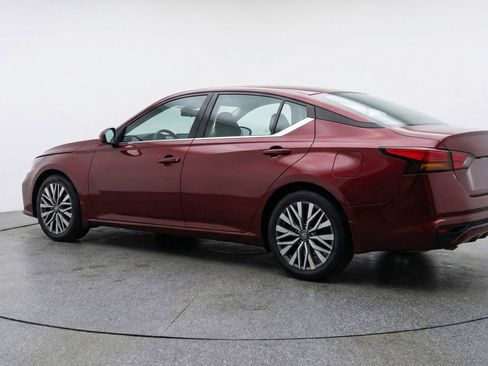 Used 2025 Nissan Altima 2.5 SV image 6