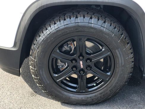 Used 2023 GMC Acadia AT4 w/ Technology Package image 9