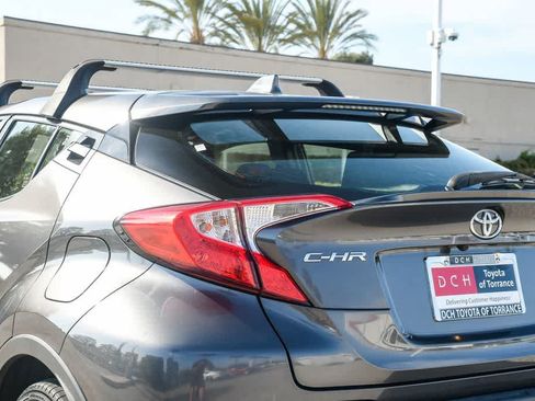 Used 2019 Toyota C-HR XLE FWD image 7