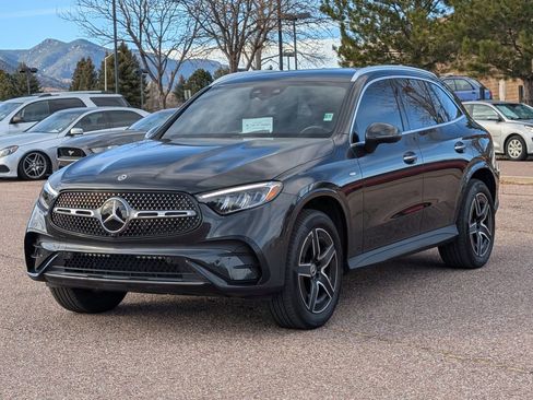Used 2025 Mercedes-Benz GLC 350e 4MATIC image 3