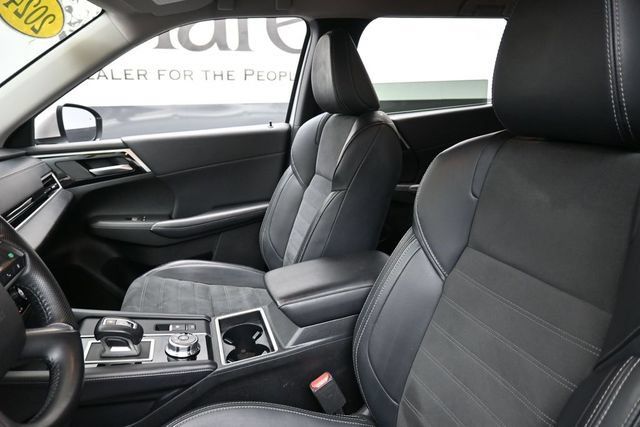 Used 2024 Mitsubishi Outlander SE FWD image 17