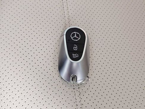 New 2025 Mercedes-Benz GLC 300 4MATIC image 42