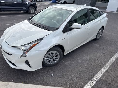 Used 2016 Toyota Prius Two image 13