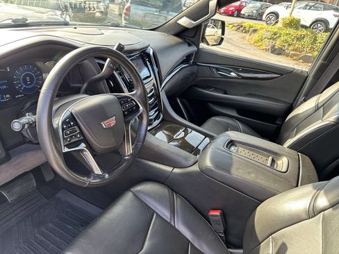 Used 2016 Cadillac Escalade ESV Platinum image 37
