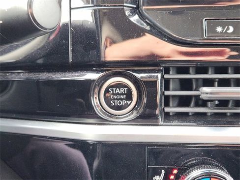 Used 2024 Nissan Pathfinder Platinum image 21