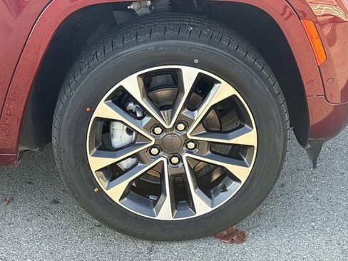 Used 2023 Jeep Grand Cherokee Overland image 11