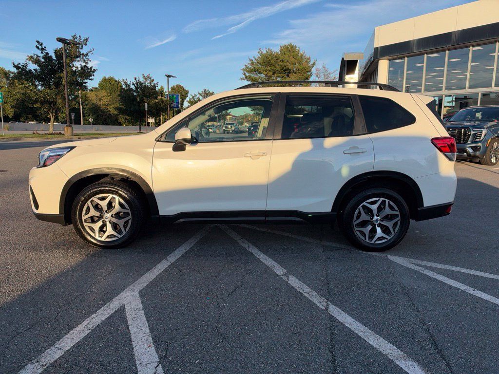 Used 2021 Subaru Forester Premium AWD/4WD image 2