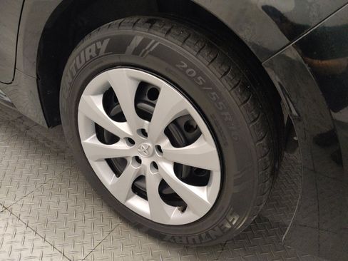Used 2024 Toyota Corolla LE FWD image 31