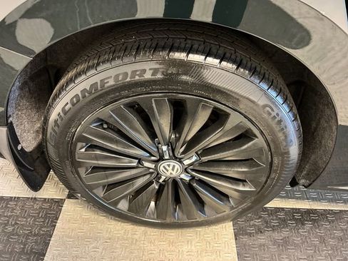 Certified 2022 Volkswagen Passat 2.0T FWD image 14