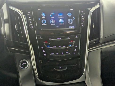 Used 2018 Cadillac Escalade Platinum image 19