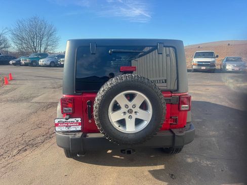 Used 2011 Jeep Wrangler Unlimited Sport image 3