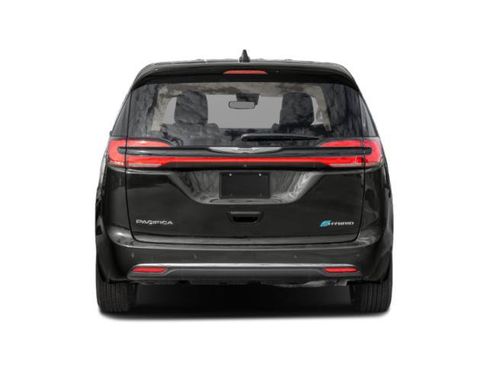 Used 2024 Chrysler Pacifica Limited FWD image 8